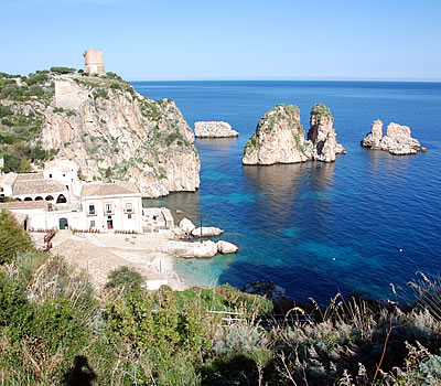 Majestät der Küste – Faraglioni von Scopello