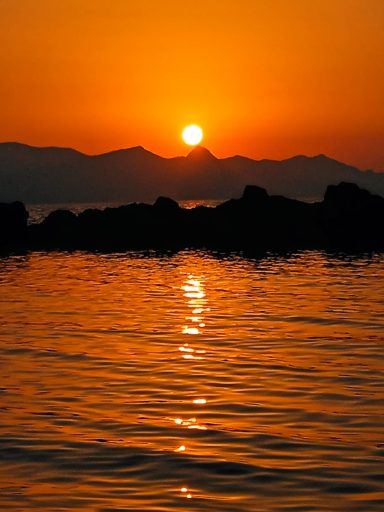 Wenn das Meer das Licht küsst – Sonnenuntergang in Trappeto